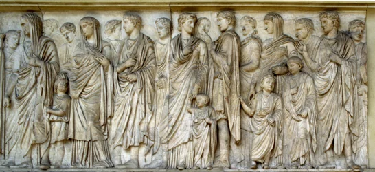 Ara Pacis（大理石）の南壁の行列